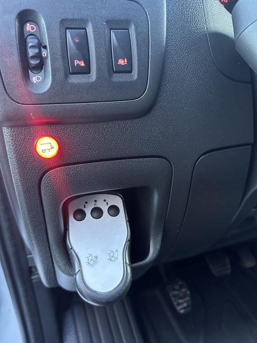 Гідроборт/електроборт/пандус на Мастер,Мовано