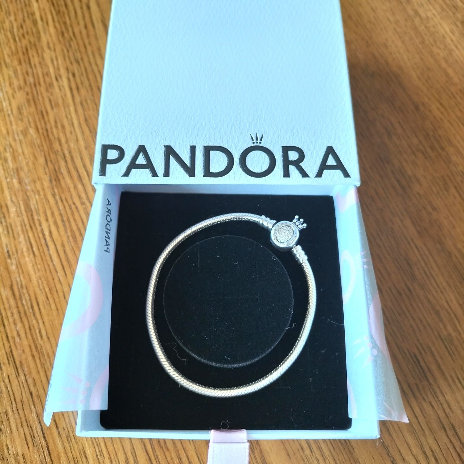 Bransoletka Pandora 18 korona pave monogram