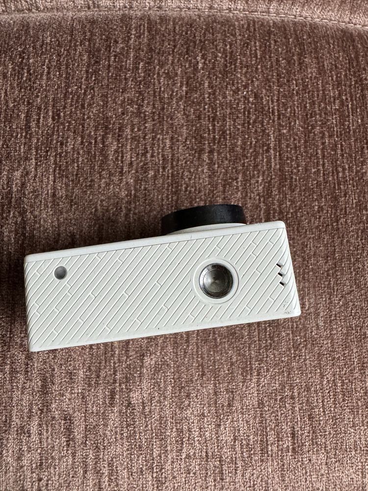 Екшн камера xiaomi yi