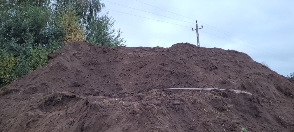 Ziemia naturalna polna pod trawę czarnoziem siana ogrodowa