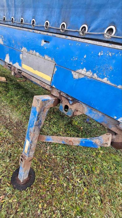 напівпричіп, причіп для перевезення вантажів