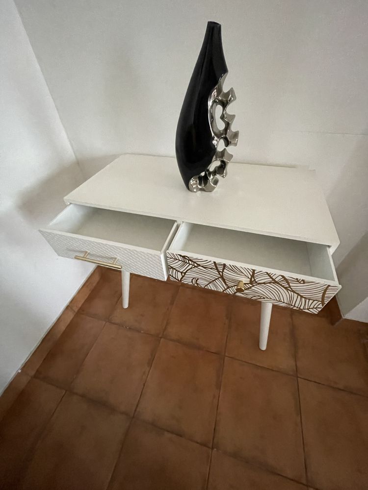 Consola com 2 gavetas branca e dourada + Espelho