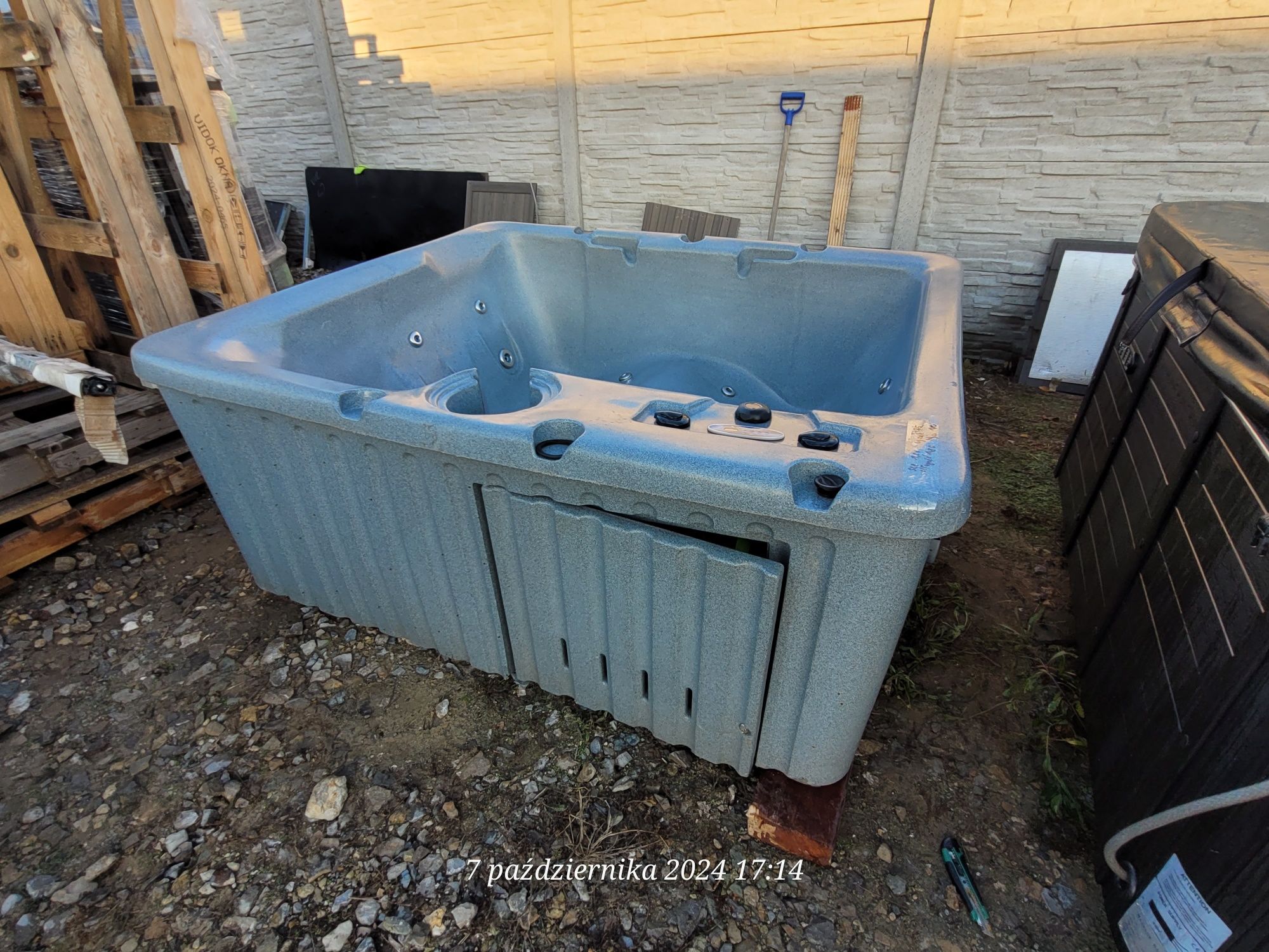 Jacuzzi ogrodowe spa domowe sterowanie  balboa