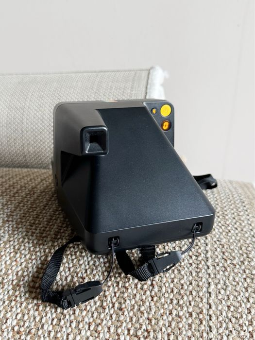Polaroid Now фотоапарат миттєвого друку сірий з чорним корпусом