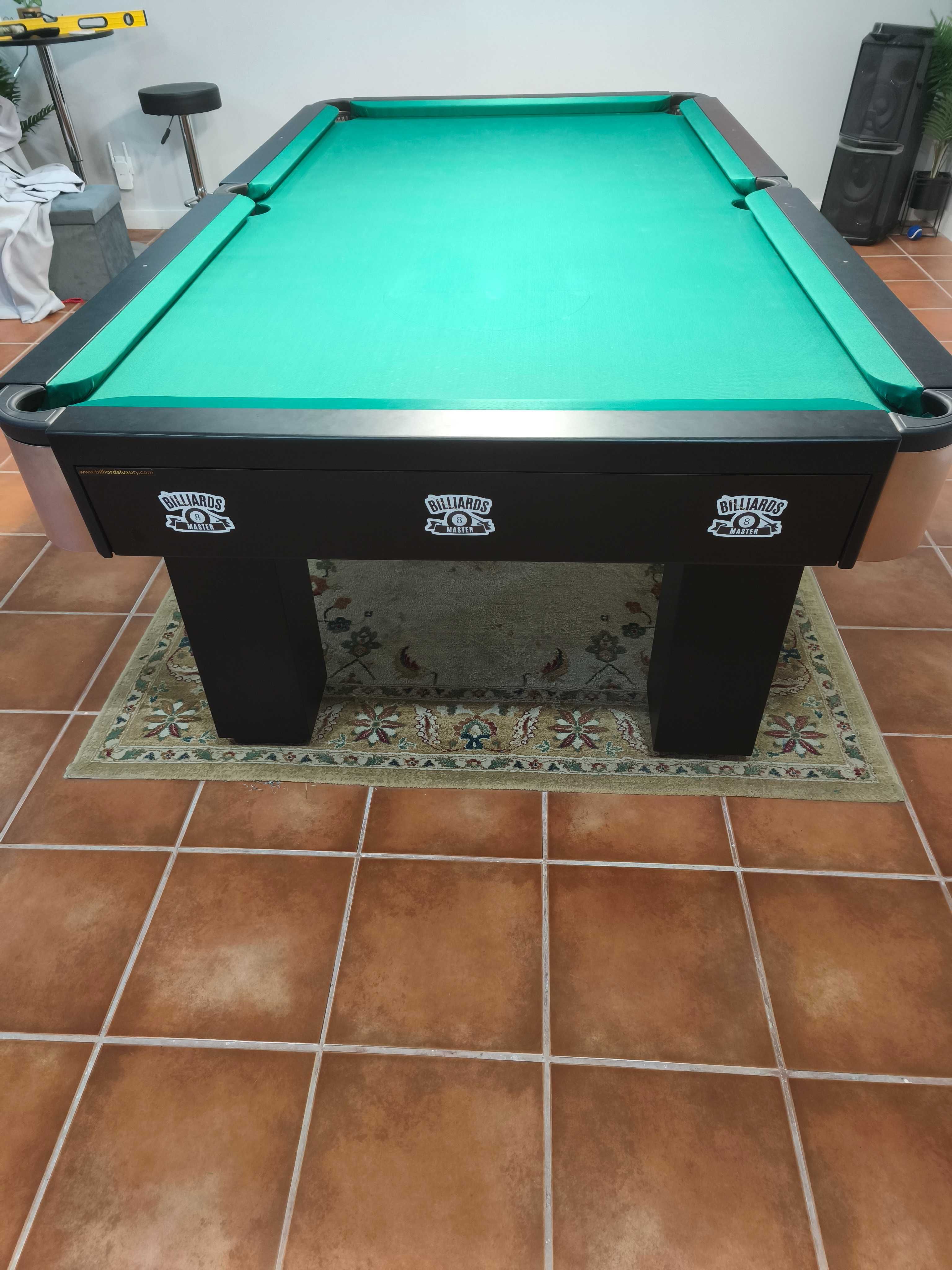 Mesa de bilhar em excelente estado