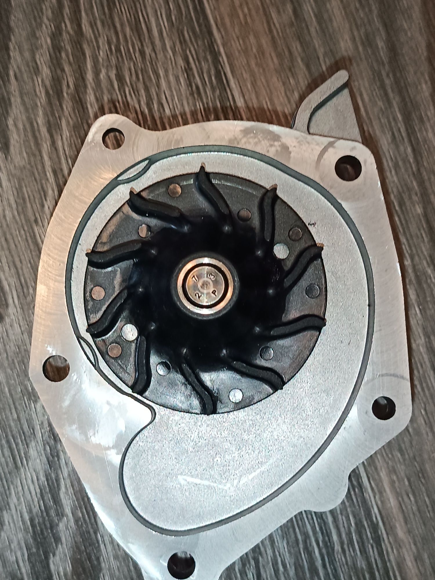 Продам Помпу  AIRTEX Renault Megane 2
