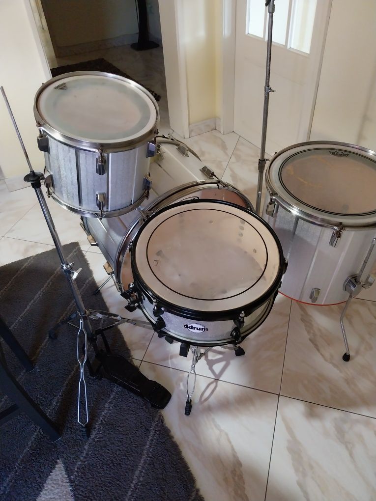 Vendo bateria ddrum D2