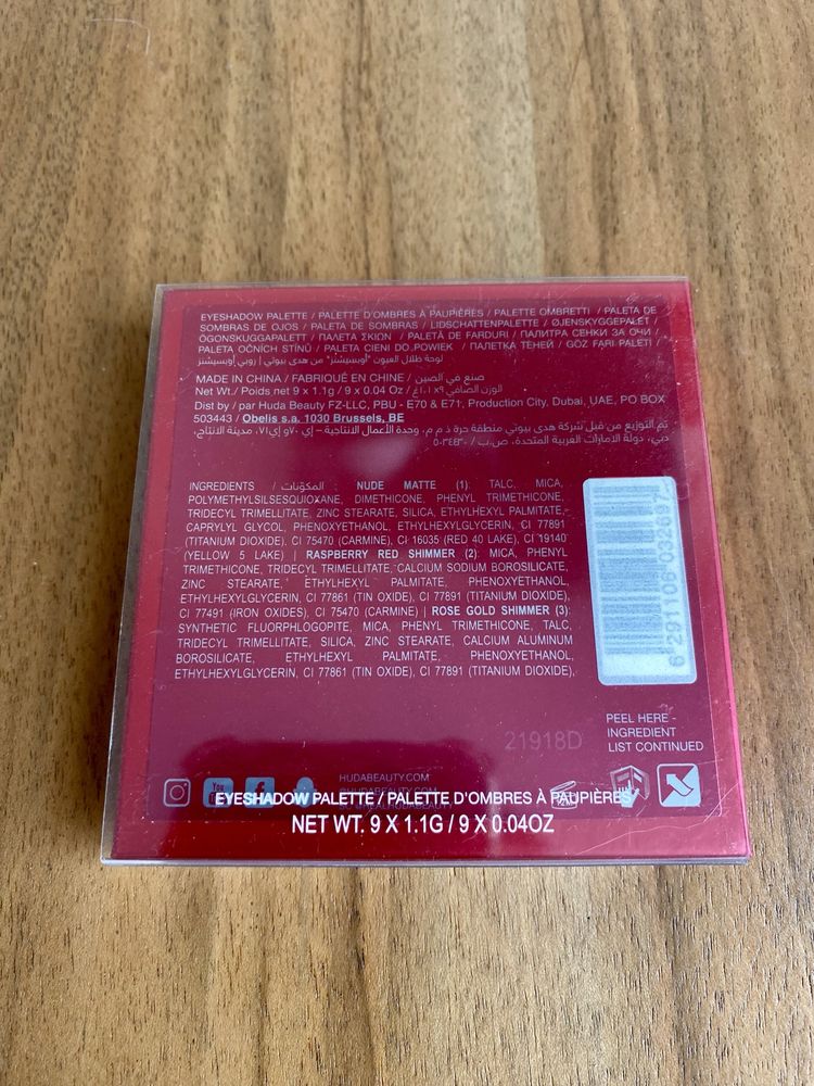 Paletka cieni Ruby Obsessions Huda Beauty edycja limitowana