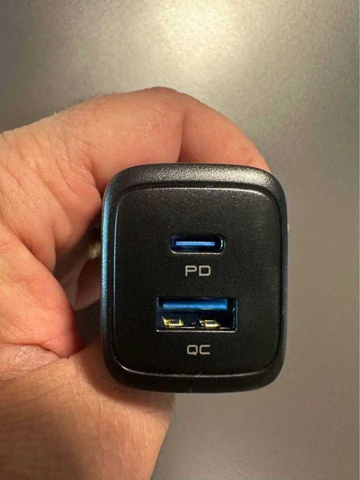 Carregador de 30W com 2 portas