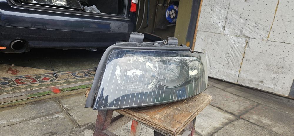 Reflektory xenon black A4 b6 lampy komplet prawa lewa