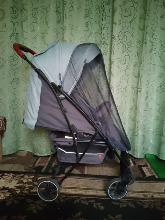 Прогулочна каляска в ідеальному стані