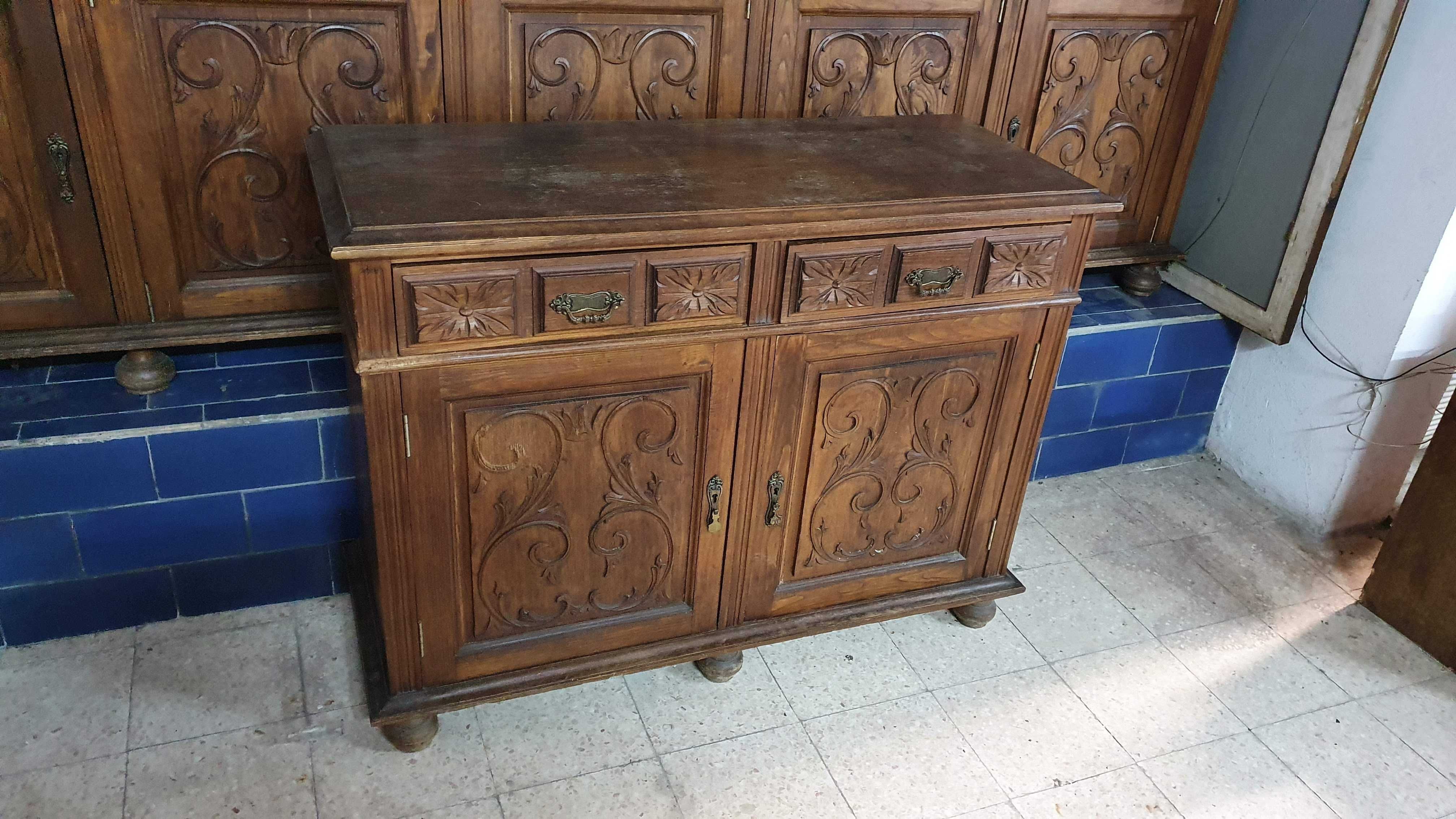 Louceiro vintage com oferta de aparador