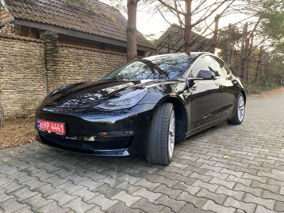 Продам Тесла модел 3