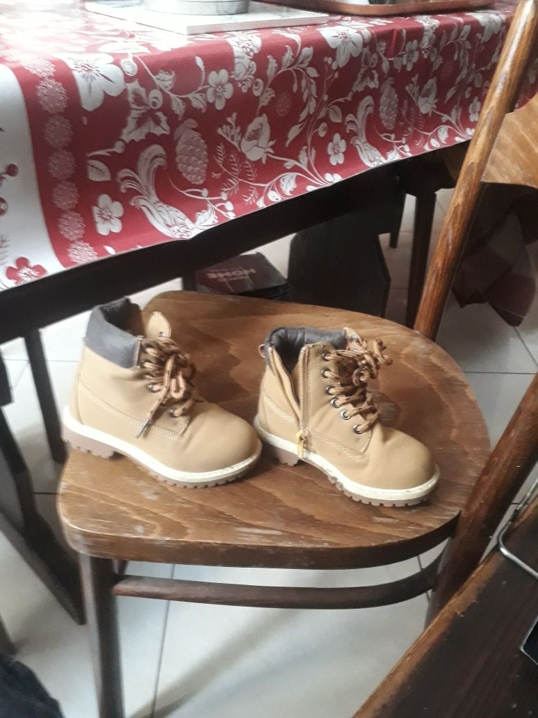 Super buty zimowe dla.dziewczynki nie używane praktycznie nowe