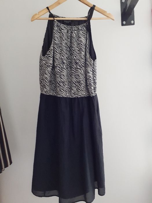 Sukienka firmy Reserved rozmiar L/XL