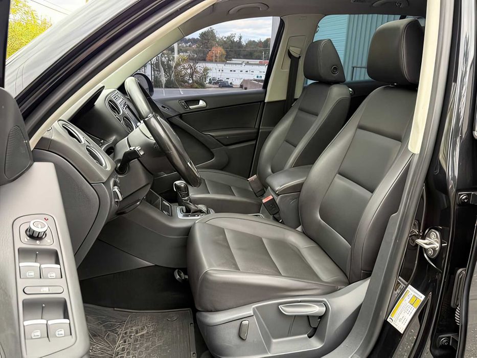 Volkswagen Tiguan      2015