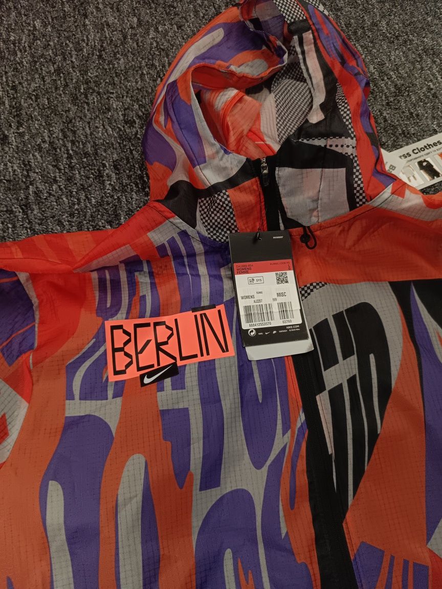 ОРИГІНАЛ!!! Nike W Nk Berlin Essential Jkt