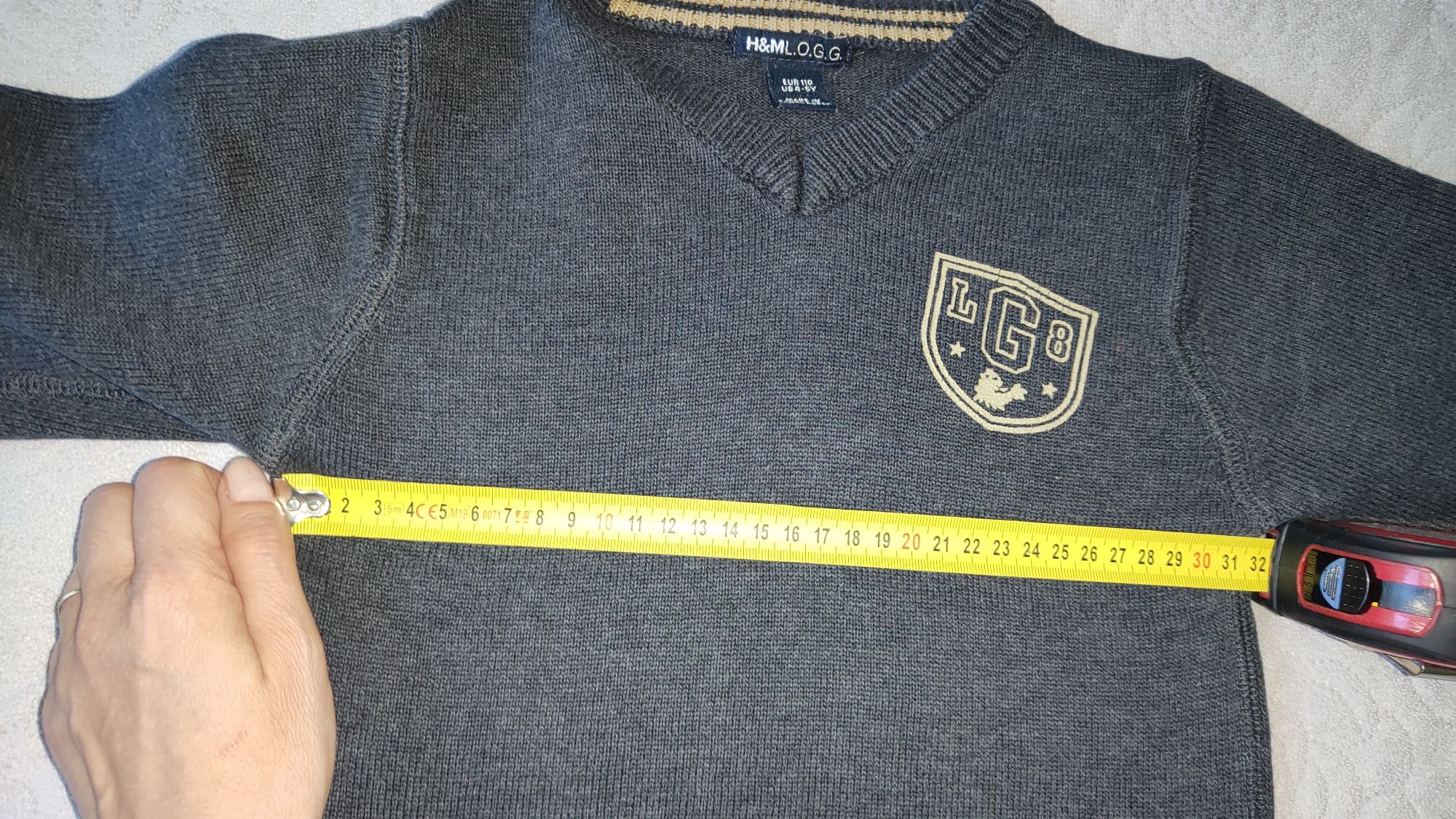Sweter chłopięcy firmy H&M r.110/116