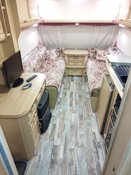 Zadbana,automatyczny mover,namiot