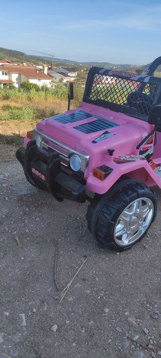 Jipe a bateria com telecomando