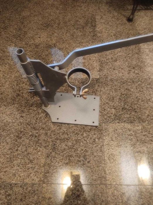 masywny stojak do wiertarki