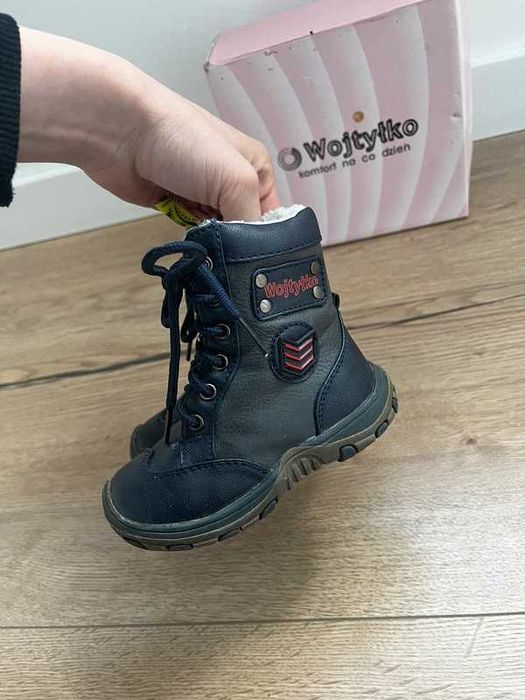 !Wyprzedaż! Granatowe zimowe buty kozaczki Wojtyłko 22