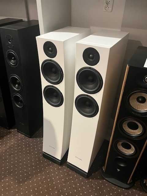 Pylon Audio Jasper 25 mkII biały MAT wystawa sklepu