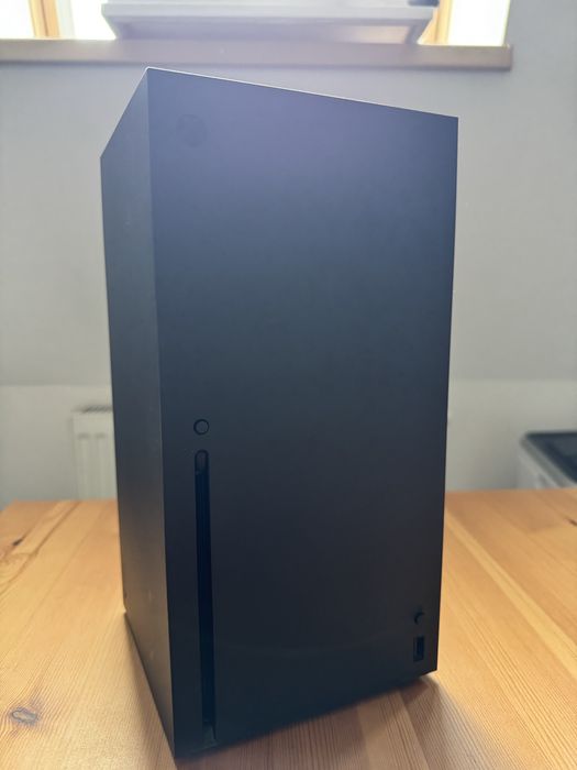 Xbox Series X + Space Marine 2