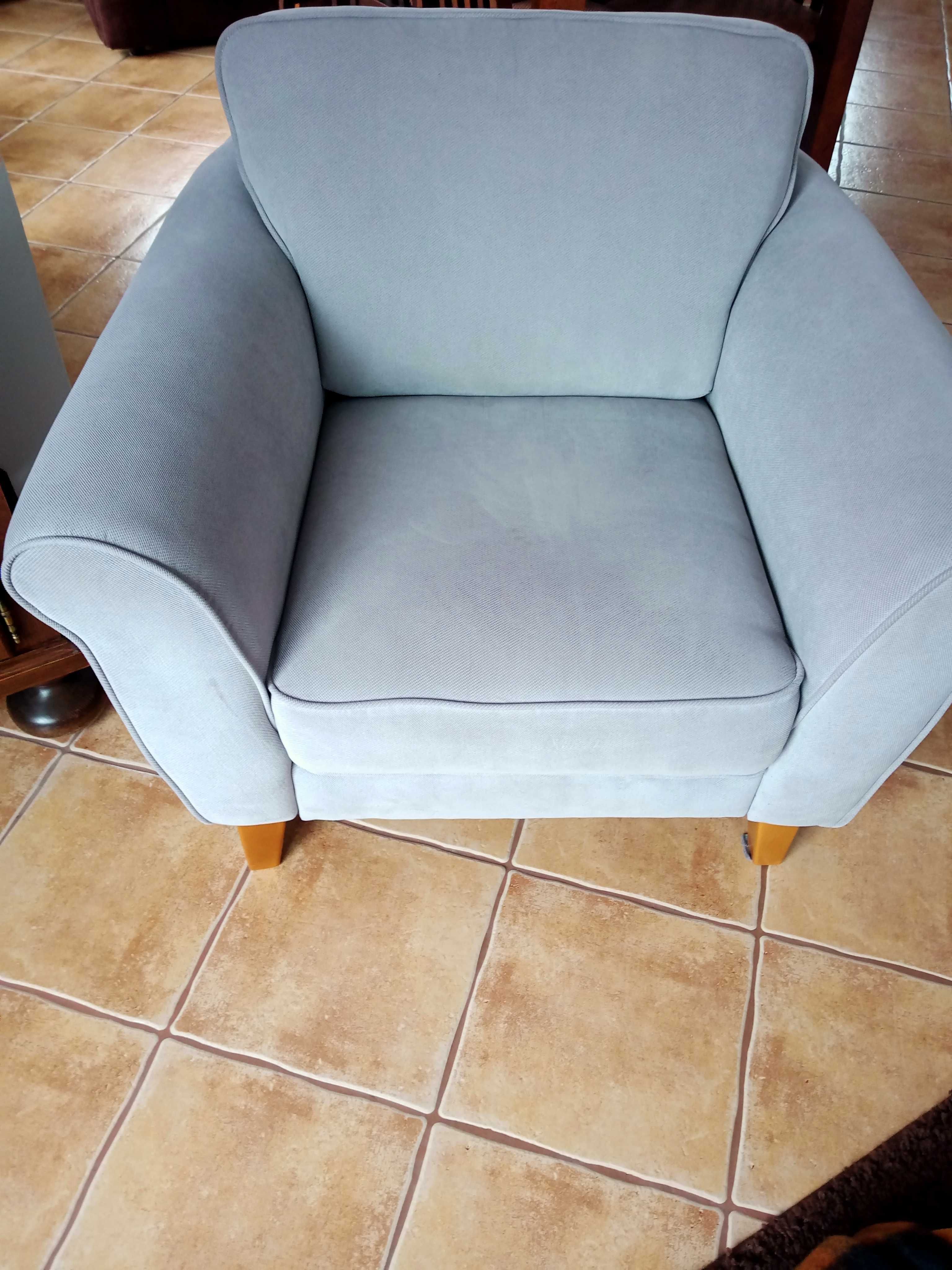 Elegancki komplet wypoczynkowy sofa i dwa fotele
