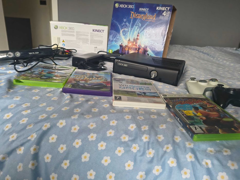 Sprzedam XBOXA 360 z kamerą i grami