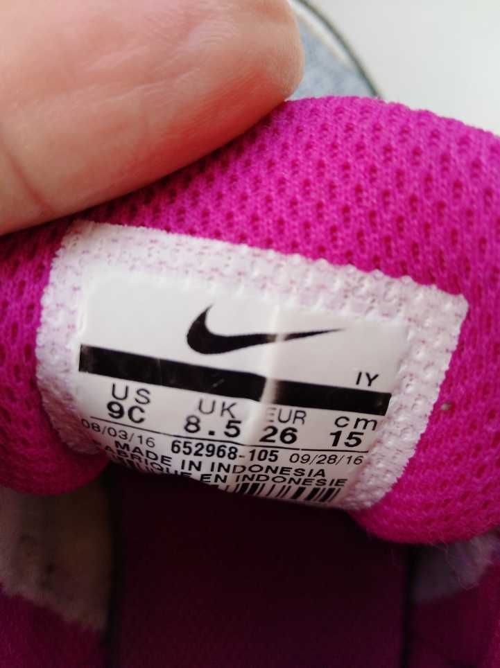 Кроссовки  Nike  для девочки