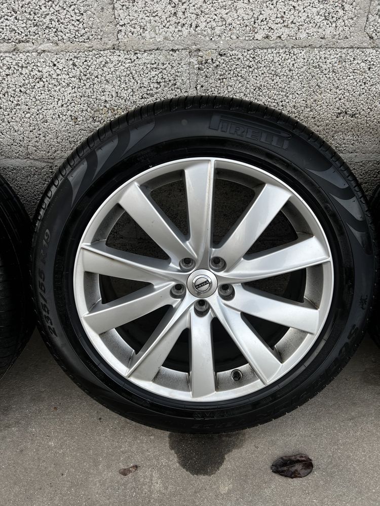 Oryginalne koła R19 5x108 Volvo XC 60 XC 90 Opony letnie 235/55/19