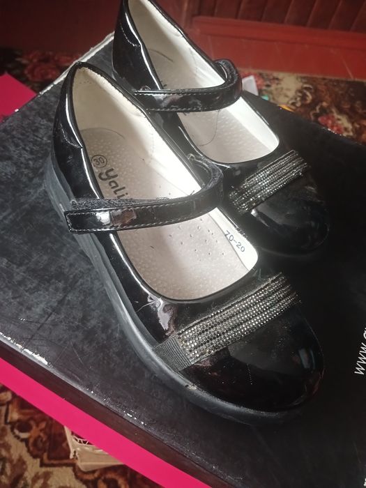 Туфлі для дівчинки