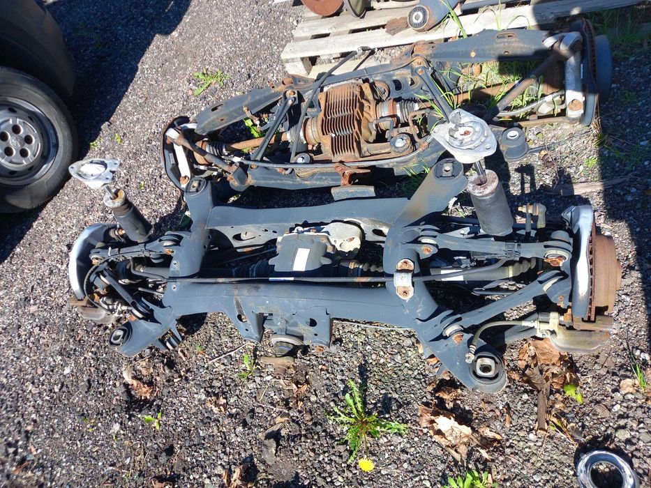 Kompletne Zawieszenie Tył Tylnie Wózek Zwrotnica Półoś Bmw F30