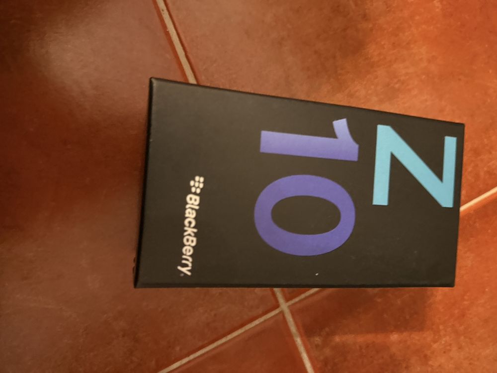 Blackberry Z10 novo com avaria na slot do sim, reparavel.