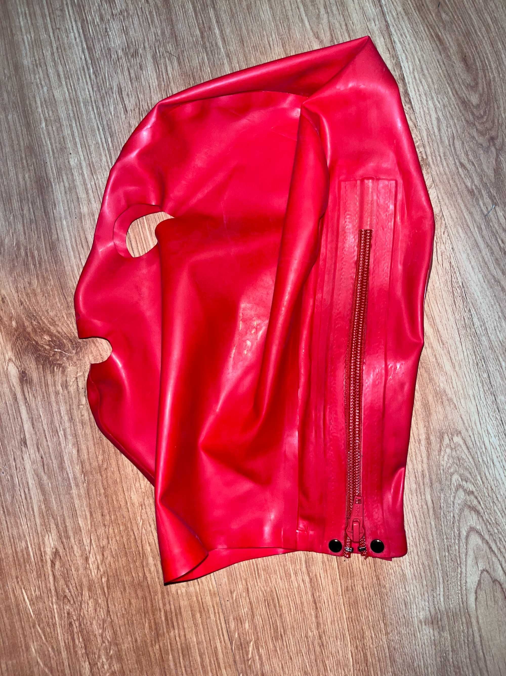 950/ Teatr Sylwester maska M latex czerwona lateks grubość 0,4 zamek