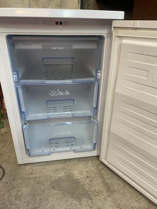 Морозильна камера Beko