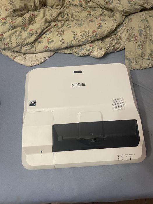 Проектор epson eh-ls100