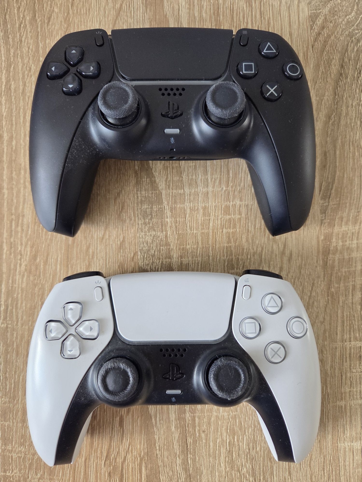 Konsola PS5 +2 pady +5 gier