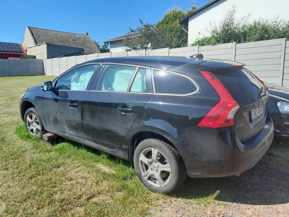 Volvo v60 2.0 D uszkodzony