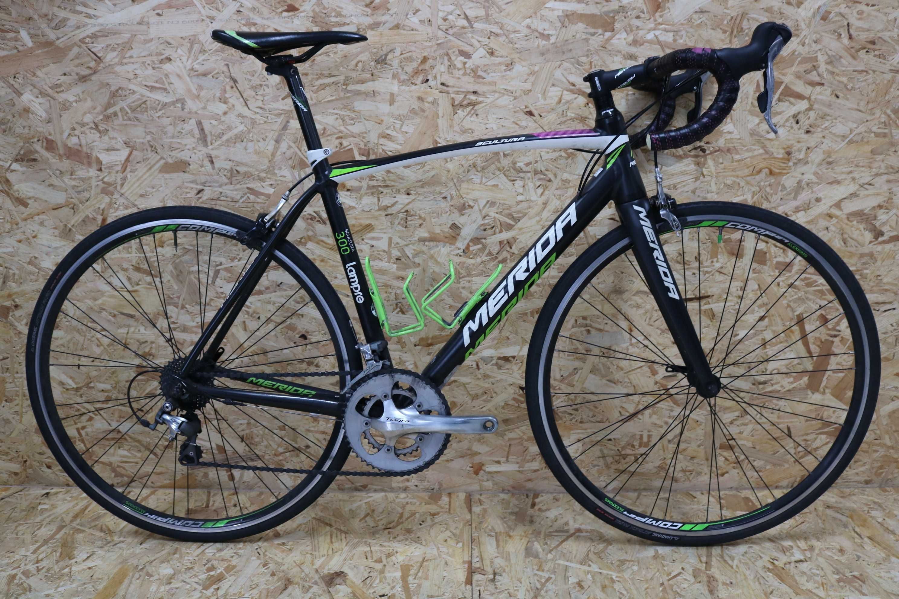 Bicicleta estrada Merida Scultura 300 - Shimano Tiagra 10v