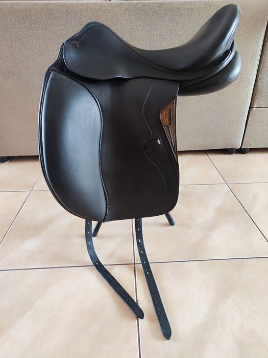 Siodło ujeżdżeniowe Equiline Elite 17"
