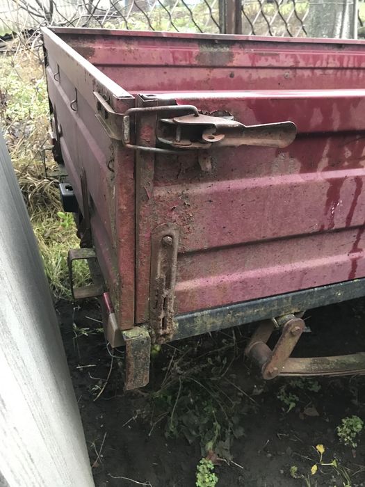 Автомобільний причіп легковий