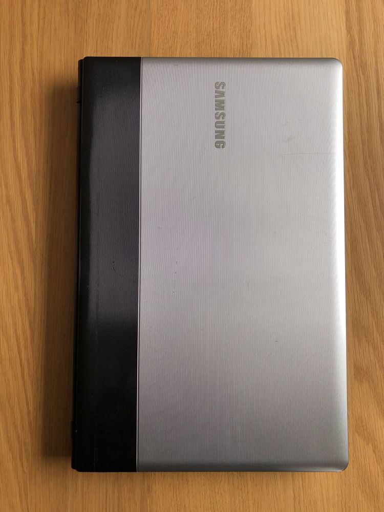 Samsung NP300E5A laptop
