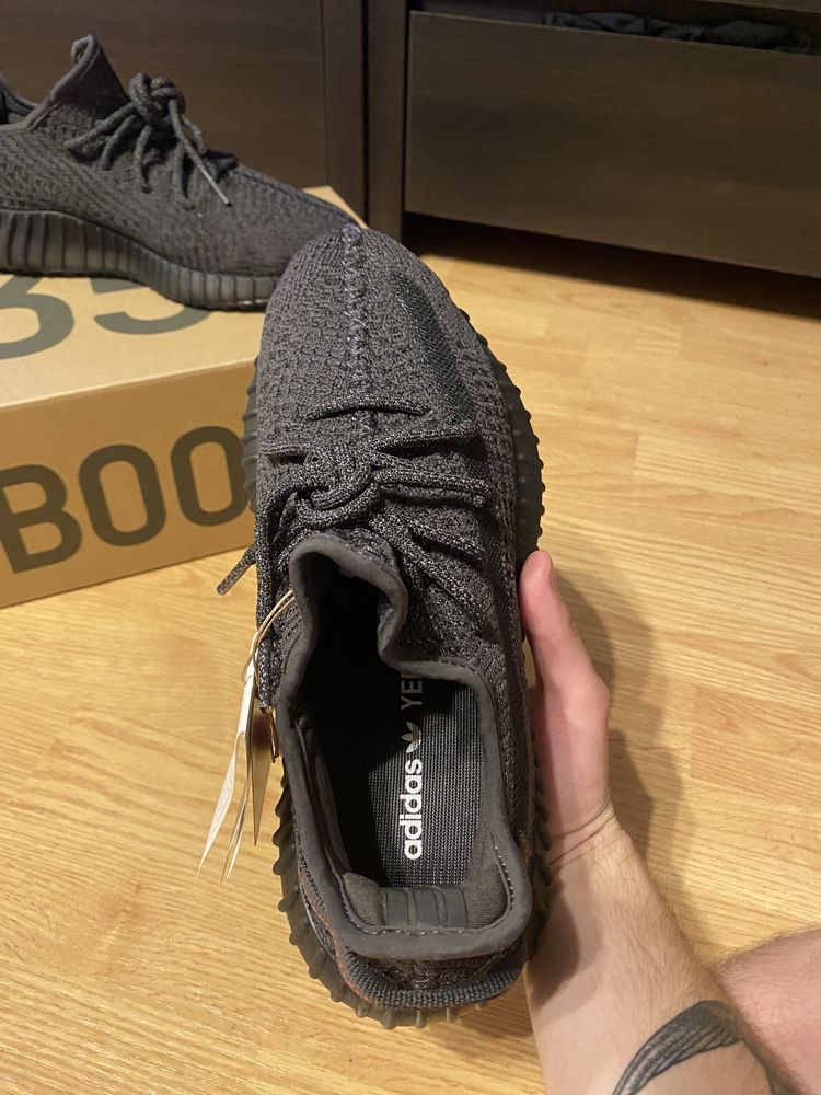 Yeezy Boost 350 v2 black rf