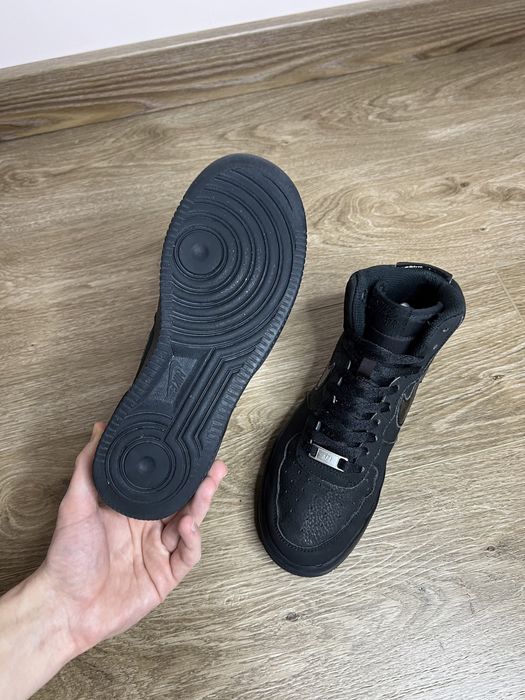 Продам БОМБЕЗНІ жіночі кросівки Nike Air Force 1 High Black