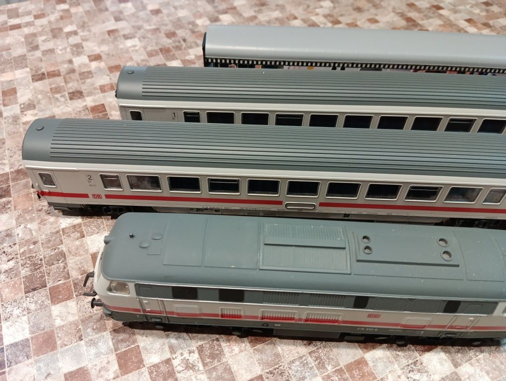 Пассажирский состав PIKO Intercity (H0, 1/87)