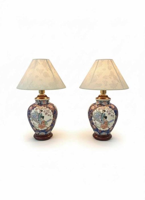 Par de Candeeiros de Mesa em Porcelana Pintada à Mão