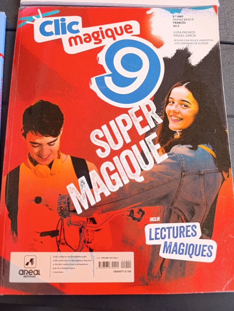 Vendo caderno atividades 9ano, novos