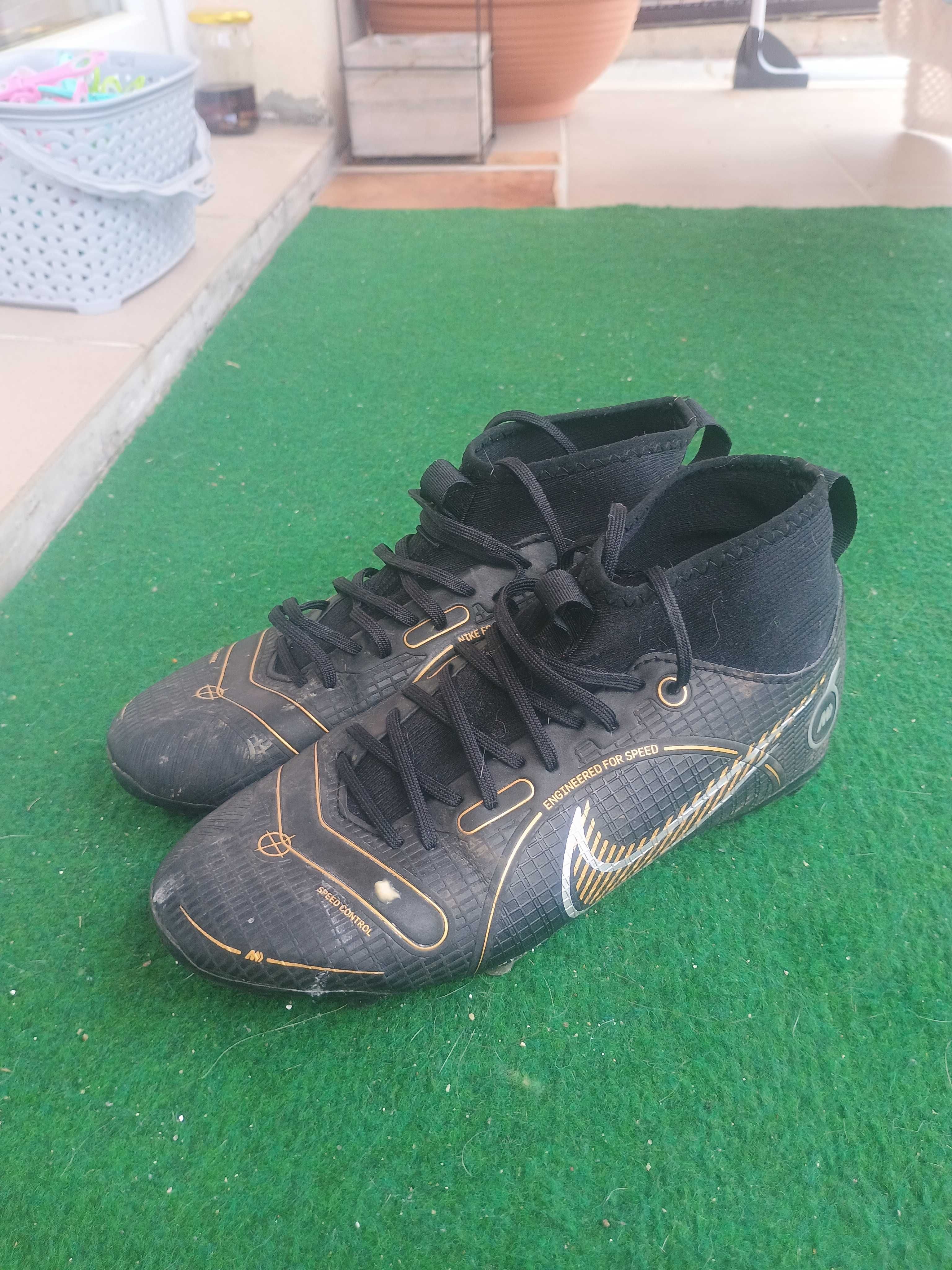 Korki Nike do grania w piłkę nożną buty piłkarskie